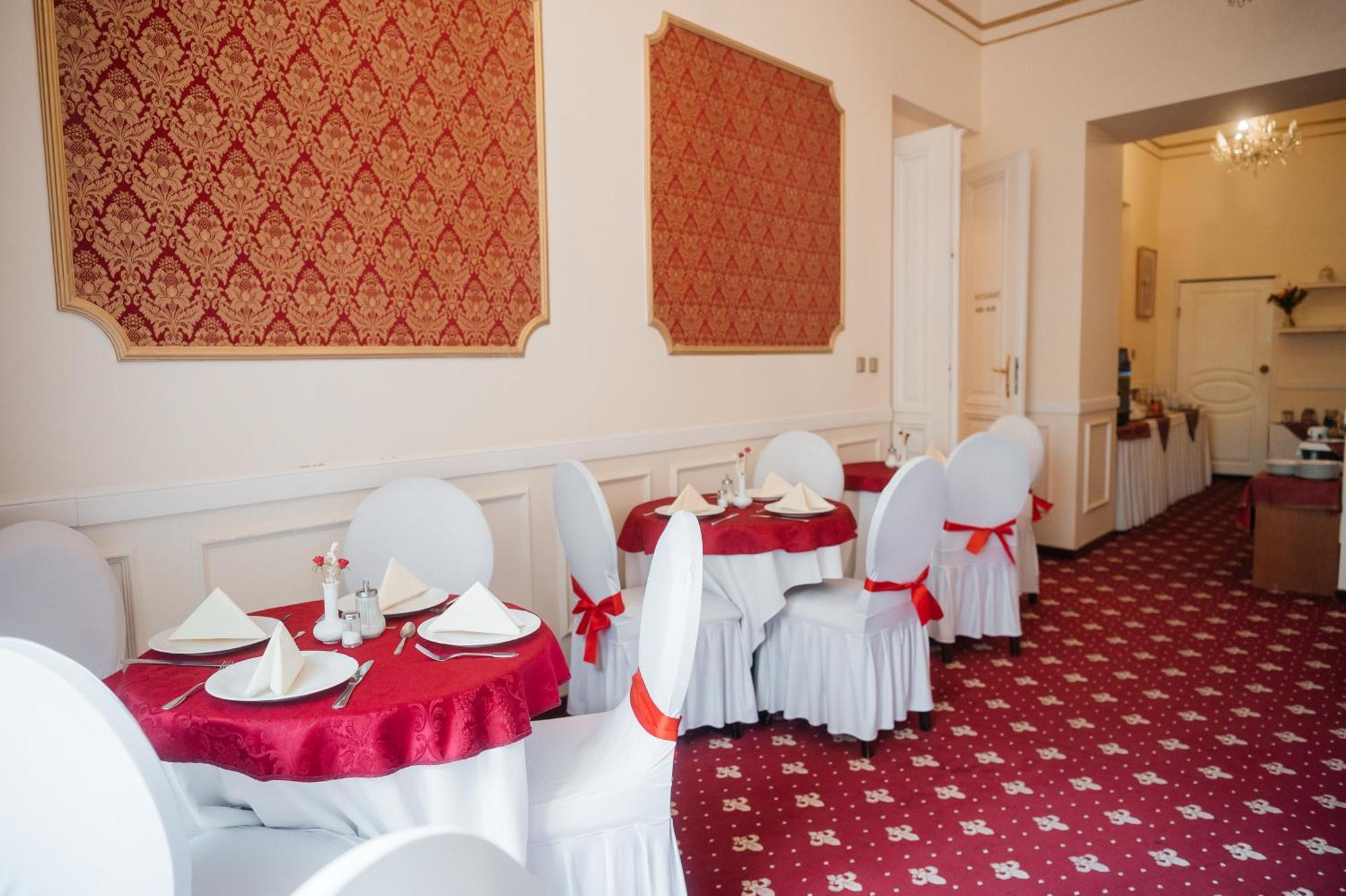 Alisa Hotel Karlovy Vary Exterior foto